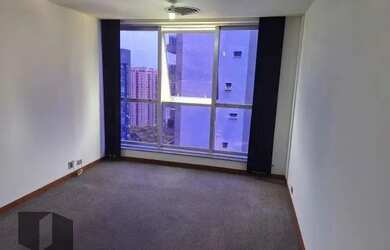 Imagem: O depósito possui 1 Vaga na garagem e 29m² de Área e está