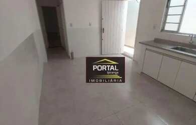 Imagem: A casa possui 4 Dormitórios, 1 Banheiro, 1 Vaga na garagem