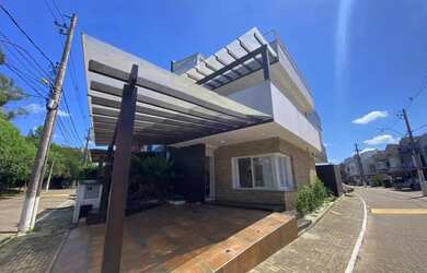 Imagem: A casa em condomínio possui 3 Dormitórios, 3 Banheiros, 2