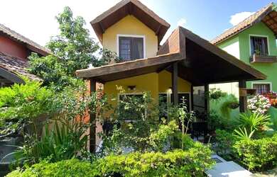 Imagem: A casa em condomínio possui 4 Dormitórios, 2 Banheiros, 2