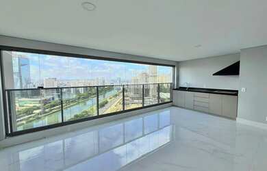 Imagem: O apartamento possui 4 Dormitórios, 4 Banheiros, 4 Vagas na