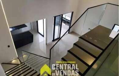 Imagem: A casa em condomínio possui 5 Dormitórios, 4 Banheiros, 2