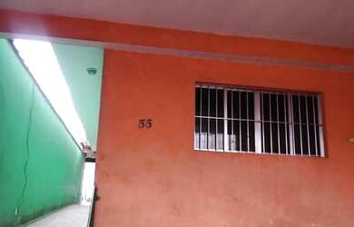 Imagem: A casa possui 2 Dormitórios, 1 Banheiro e está localizado
