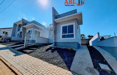 Imagem: A casa em condomínio possui 2 Dormitórios, 1 Banheiro, 2 Vagas