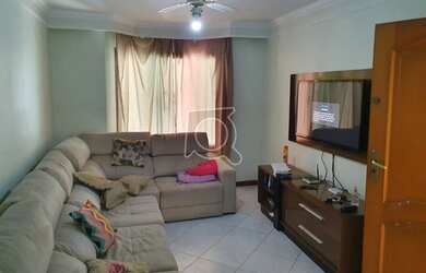 Imagem: A casa possui 3 Dormitórios, 5 Banheiros, 4 Vagas na garagem