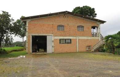 Imagem: O depósito possui 300m² de Área e está localizado em Cruzeiro