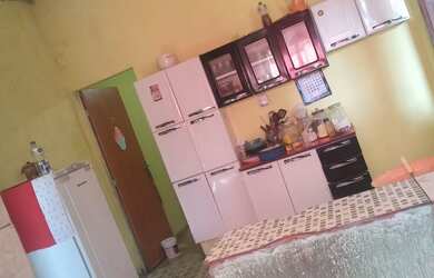 Imagem: A casa possui 4 Dormitórios, 4 Banheiros, 1 Vaga na garagem