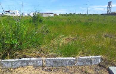 Imagem: O terreno à venda e está localizado em Conde, PB por