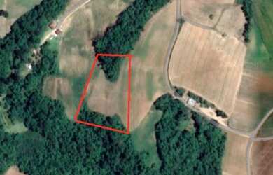 Imagem: O terreno possui 22.788m² de Área e está localizado em Contenda