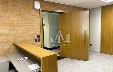 Imagem: O depósito possui 5 Vagas na garagem, 202m² de Área e está