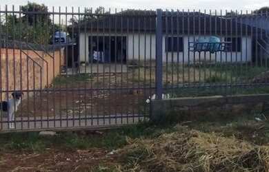 Imagem: A casa possui 2 Dormitórios, 1 Banheiro, 1 Vaga na garagem