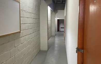 Imagem 14: Galpão/Depósito/Armazém para aluguel e venda possui 1060 metros quadrados