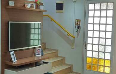 Imagem: A casa em condomínio possui 2 Dormitórios, 2 Banheiros, 1