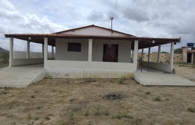 Imagem: A chácara possui 500m² de Área, Churrasqueira e Piscina e