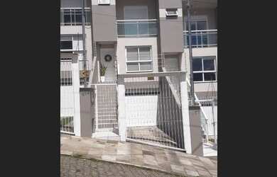 Imagem: A casa possui 2 Dormitórios, 1 Banheiro, 2 Vagas na garagem