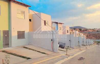 Imagem 2: Casas no condomínio Portal dos Lagos no Bairro Santo Inácio