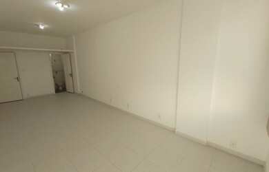 Imagem: O depósito possui 40m² de Área e está localizado em Copacabana