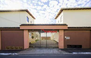 Imagem: A casa possui 3 Dormitórios, 3 Banheiros, 2 Vagas na garagem