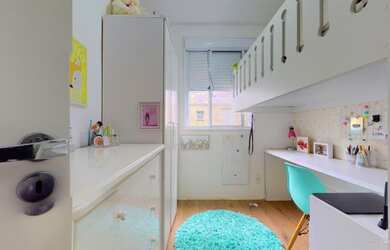 Imagem: O apartamento possui 2 Dormitórios, 1 Banheiro, 1 Vaga na garagem