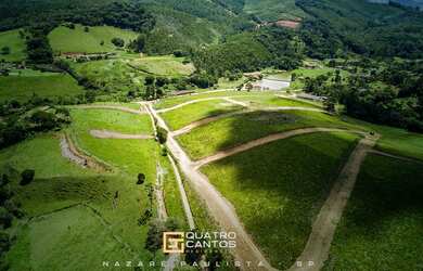 Imagem: O terreno possui 600m² de Área e está localizado em Centro