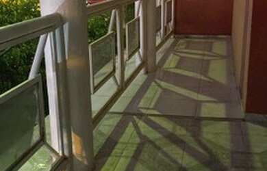 Imagem: A casa possui 2 Dormitórios, 2 Banheiros, Varanda e está