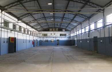 Imagem: O depósito possui 4 Vagas na garagem, 4.000m² de Área e