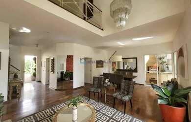 Imagem: A casa em condomínio possui 5 Dormitórios, 5 Banheiros, 3