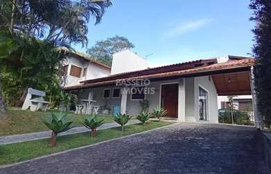 Imagem: A casa em condomínio possui 5 Dormitórios, 5 Banheiros, 5