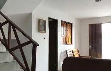 Imagem: A casa possui 3 Dormitórios, 2 Banheiros, 3 Vagas na garagem