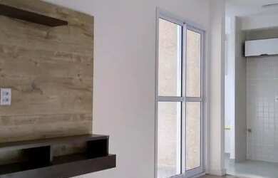 Imagem: O apartamento possui 2 Dormitórios, 1 Banheiro, 1 Vaga na garagem