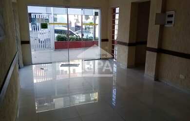 Imagem: O depósito possui 5 Vagas na garagem, 250m² de Área e está