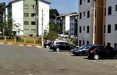 Imagem: O apartamento possui 2 Dormitórios, 1 Banheiro, 1 Vaga na garagem