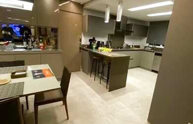 Imagem: O apartamento possui 3 Dormitórios, 5 Banheiros, 3 Vagas na