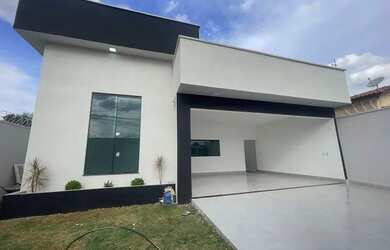 Imagem: A casa possui 3 Dormitórios, 4 Banheiros, 4 Vagas na garagem