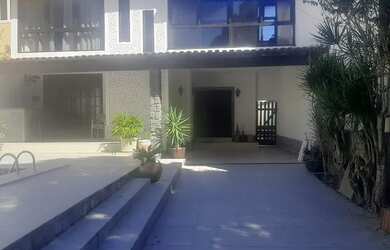 Imagem: A casa em condomínio possui 4 Dormitórios, 3 Banheiros, 2