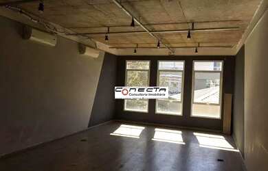 Imagem: O depósito possui 1 Vaga na garagem, 40m² de Área e está