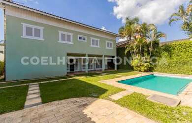 Imagem: A casa em condomínio possui 4 Dormitórios, 5 Banheiros, 4