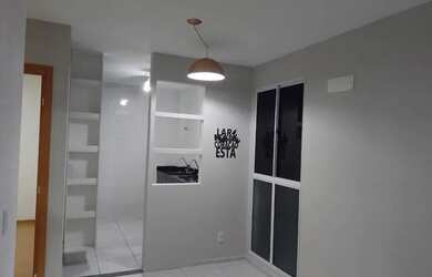 Imagem: O apartamento possui 2 Dormitórios, 1 Banheiro, 1 Vaga na garagem