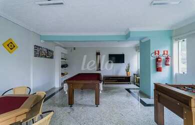 Imagem: O apartamento possui 2 Dormitórios, 1 Banheiro, 1 Vaga na garagem