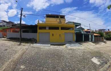 Imagem: A casa possui 2 Dormitórios, 1 Banheiro, 1 Vaga na garagem