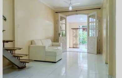 Imagem: A casa possui 3 Dormitórios, 2 Banheiros, 1 Vaga na garagem