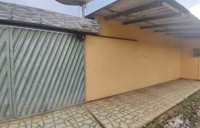 Imagem: A casa possui 2 Dormitórios, 1 Banheiro, 3 Vagas na garagem