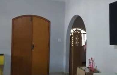 Imagem 4: Casa QNA Taguatinga. 200m² de Área, 3 Vagas na garageme3 Dormitórios