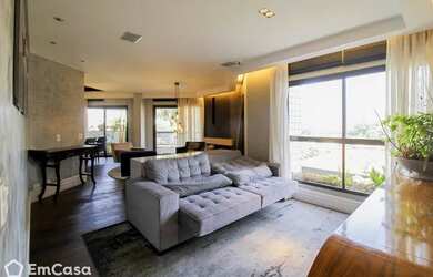 Imagem: O apartamento possui 4 Dormitórios, 3 Banheiros, 4 Vagas na