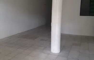 Imagem: A casa possui 4 Dormitórios, 3 Banheiros, 3 Vagas na garagem