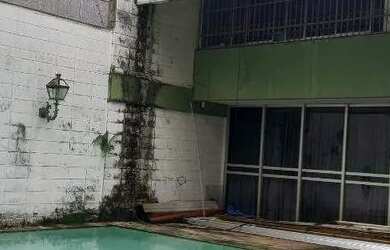 Imagem: A casa possui 4 Dormitórios, 4 Banheiros, 3 Vagas na garagem