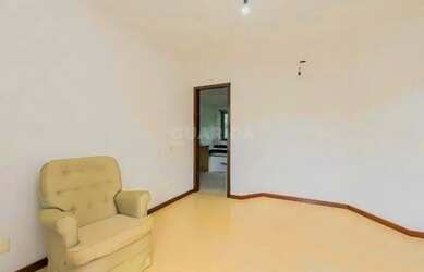 Imagem 15: Casa ampla de 4 dormitórios, sendo 3 suíte, no bairro Chácara das Pedras