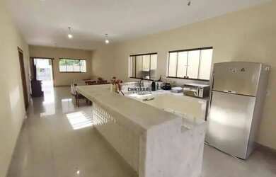 Imagem: A casa possui 4 Dormitórios, 4 Banheiros, 3 Vagas na garagem