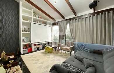 Imagem 4: Casa - SANTA MONICA. Piscina, Churrasqueira, Área de serviçoe229m²...