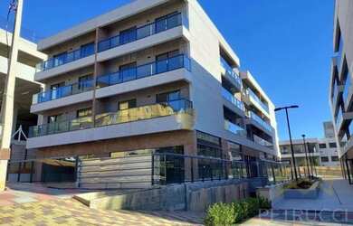 Imagem: O depósito possui 3 Vagas na garagem, 36m² de Área e está